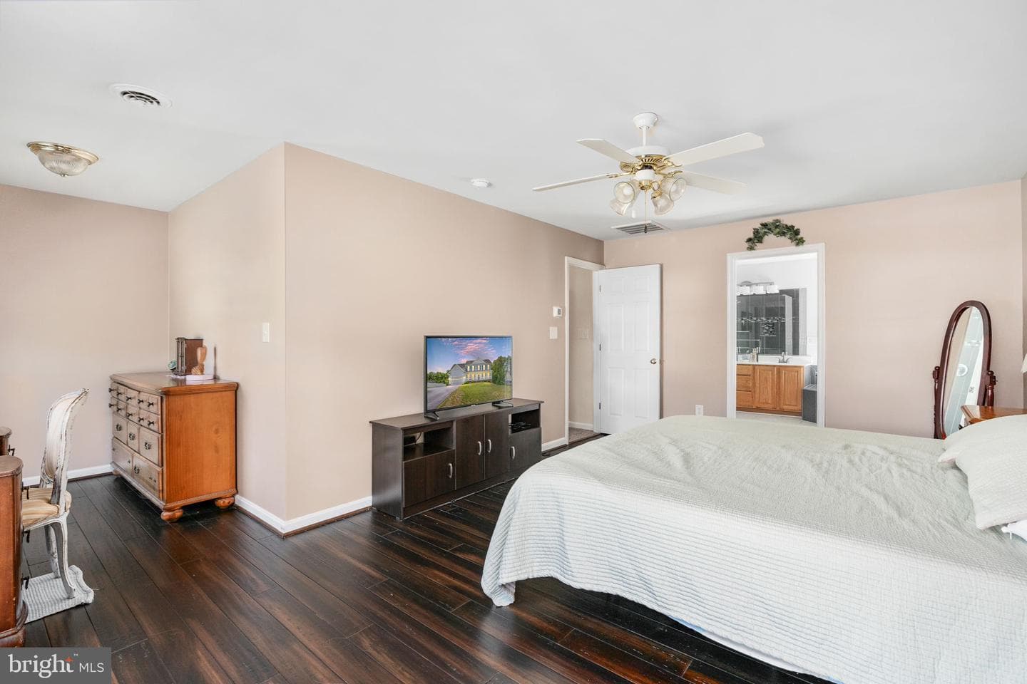 142 Greenway Street photo 62