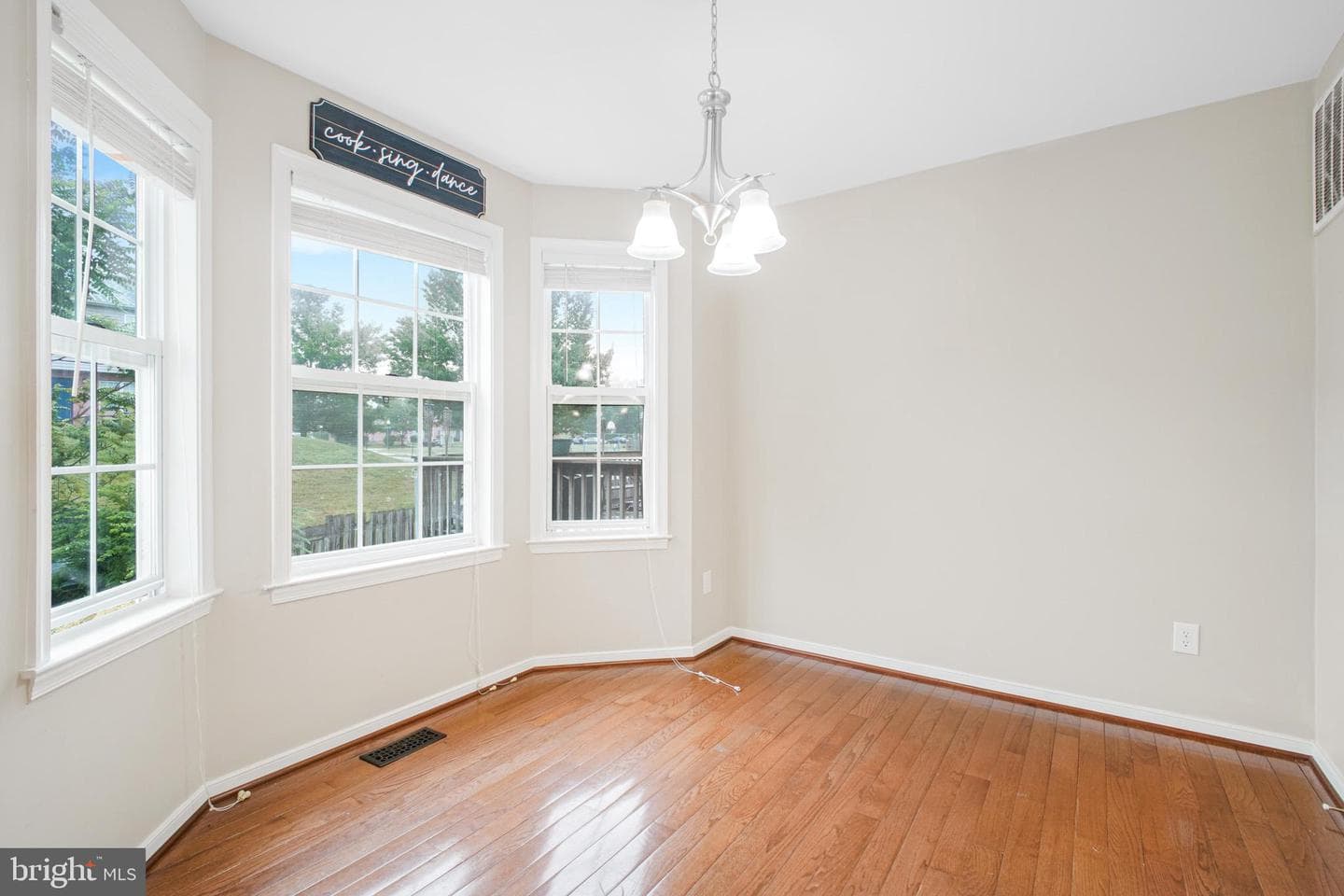 405 Donelson Loop photo 10