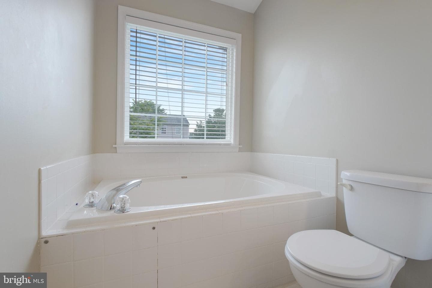 405 Donelson Loop photo 22