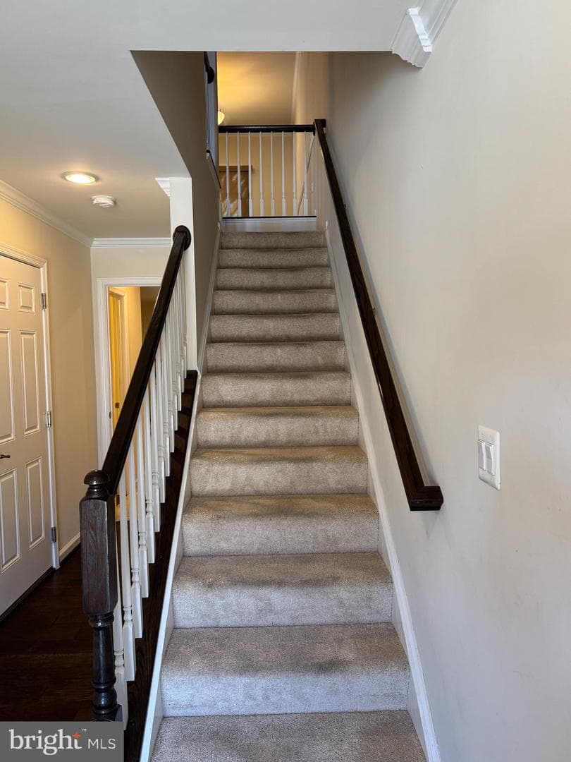 708 Bunker Lane photo 3
