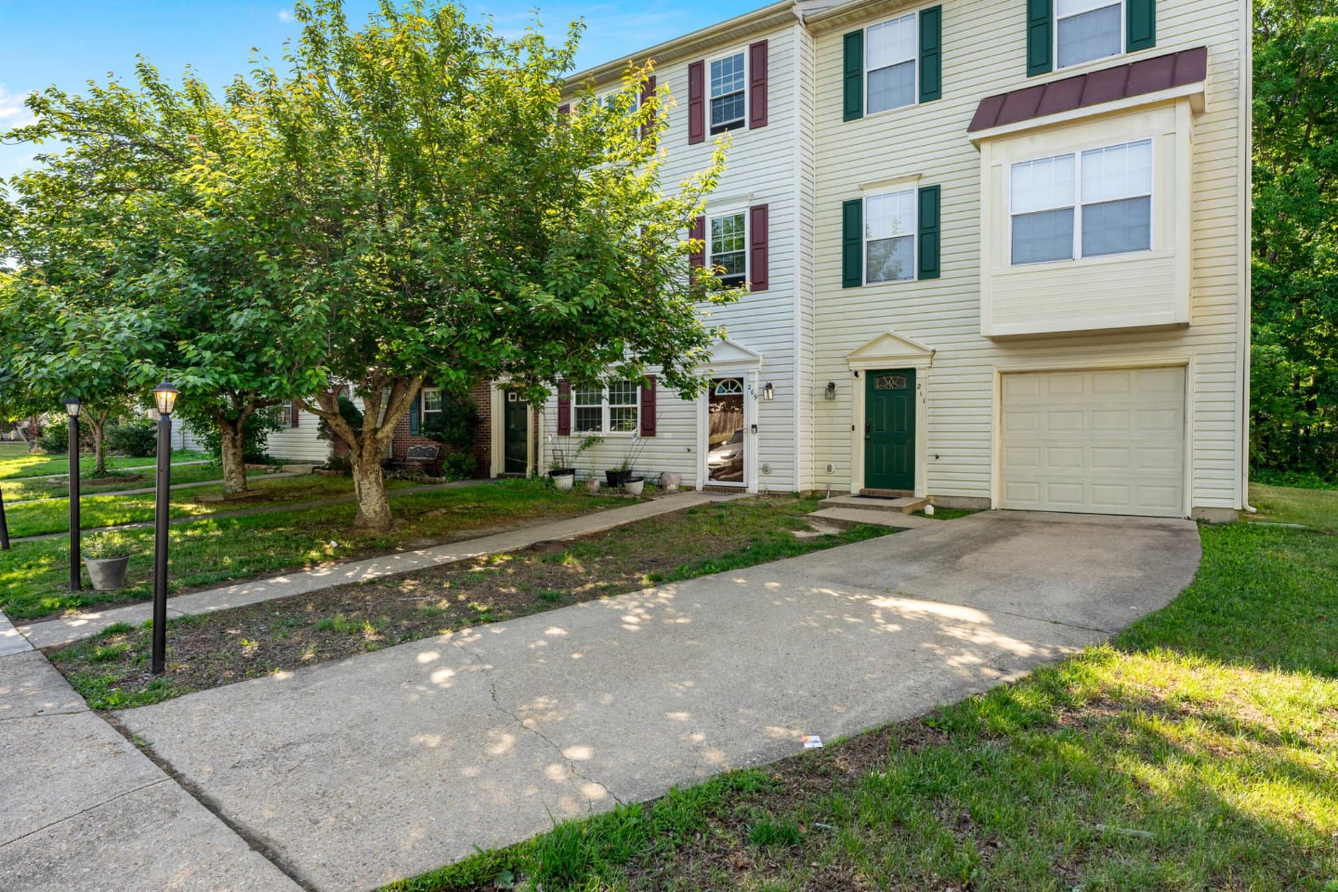 209 Clint Ln, Fredericksburg