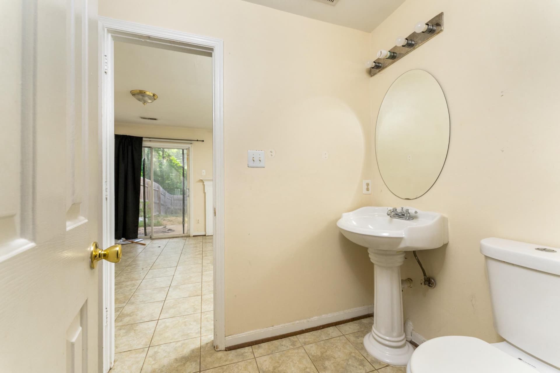 209 Clint Ln photo 6