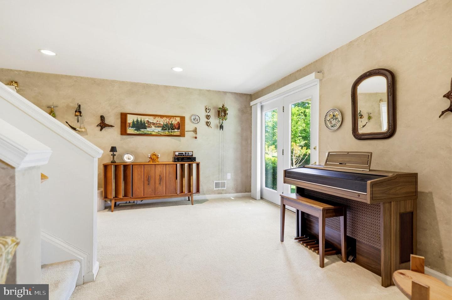 9 Linden Court photo 34