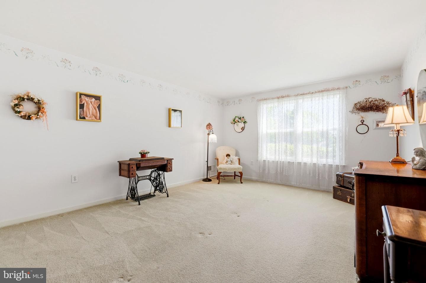 9 Linden Court photo 36