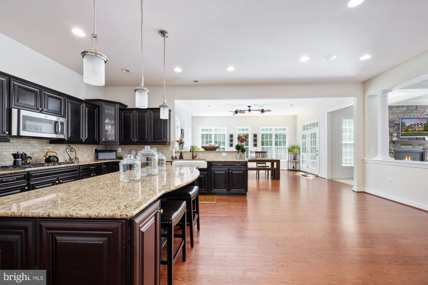 425 Wakerobin Drive photo 36