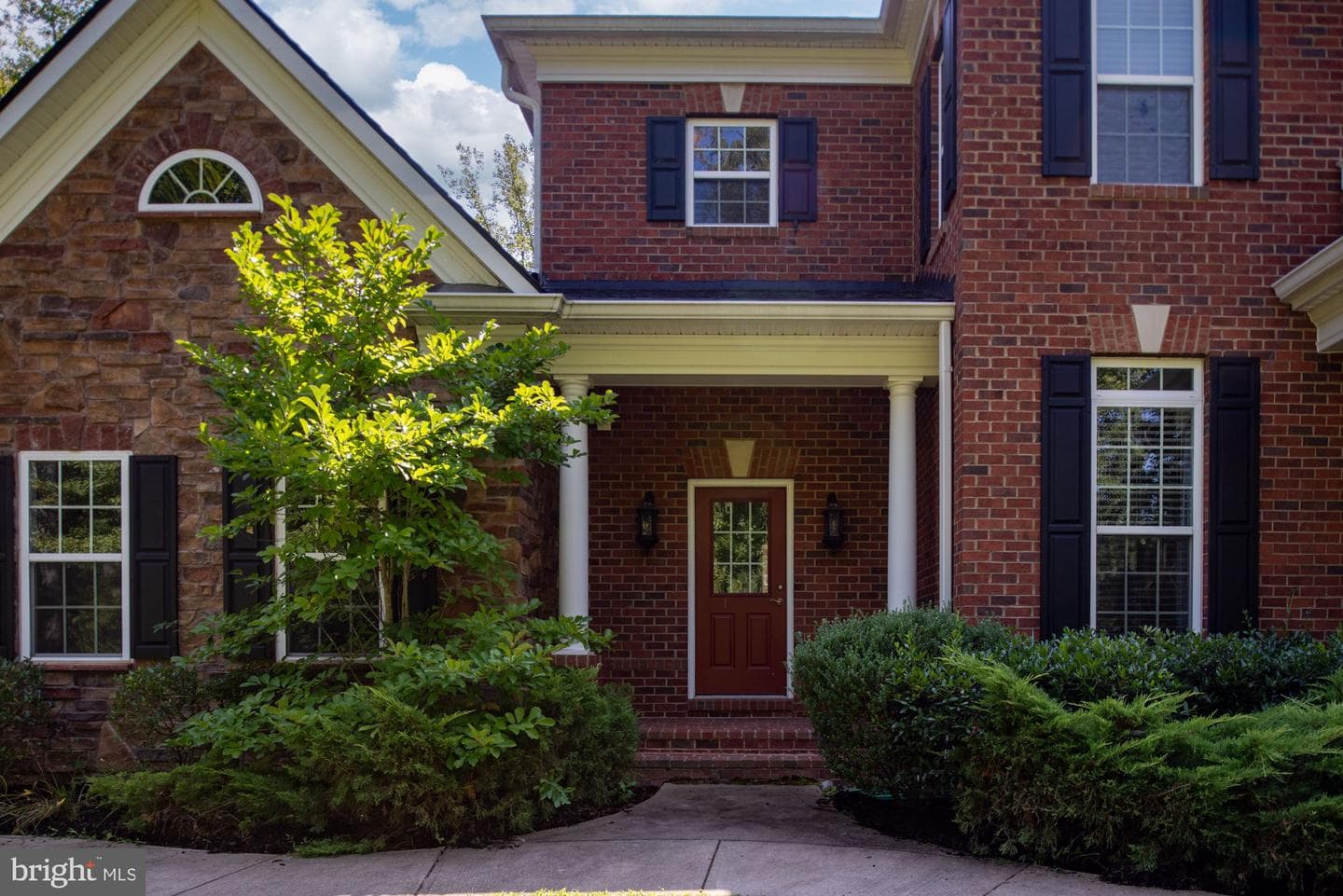 425 Wakerobin Drive photo 8