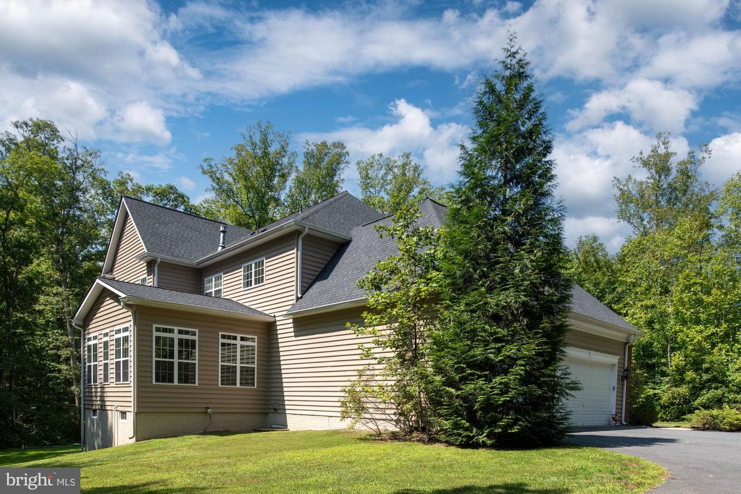 425 Wakerobin Drive photo 85