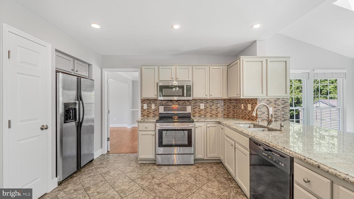 153 Basalt Drive photo 4
