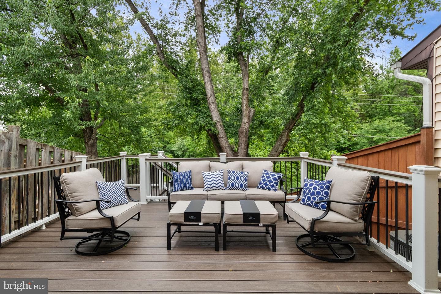 131 Matthew Court photo 32