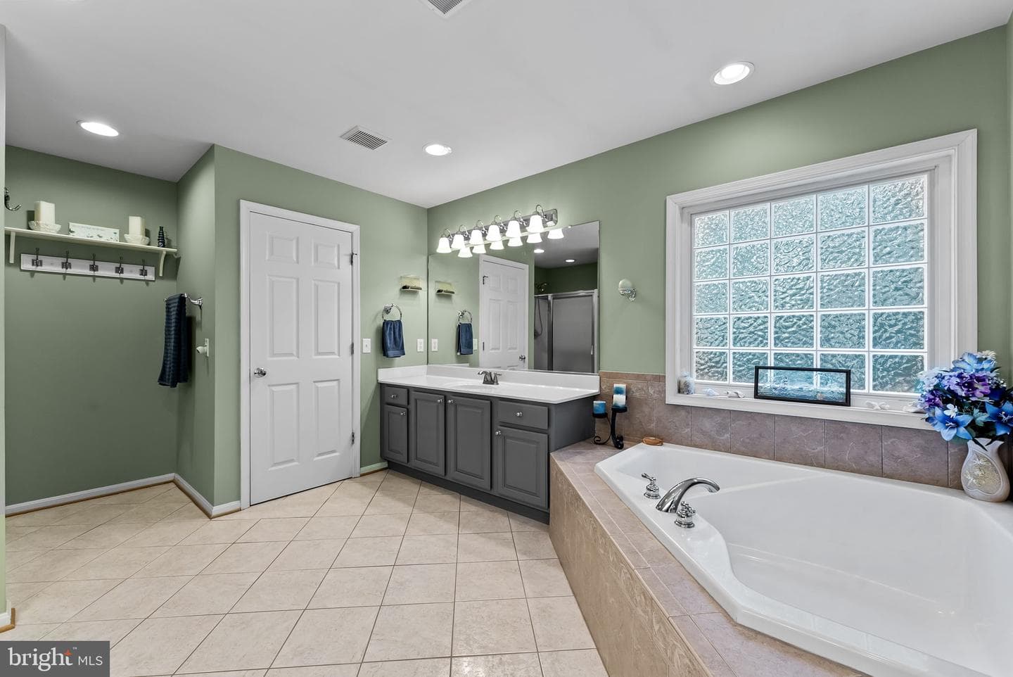 104 Tracey Lane photo 36