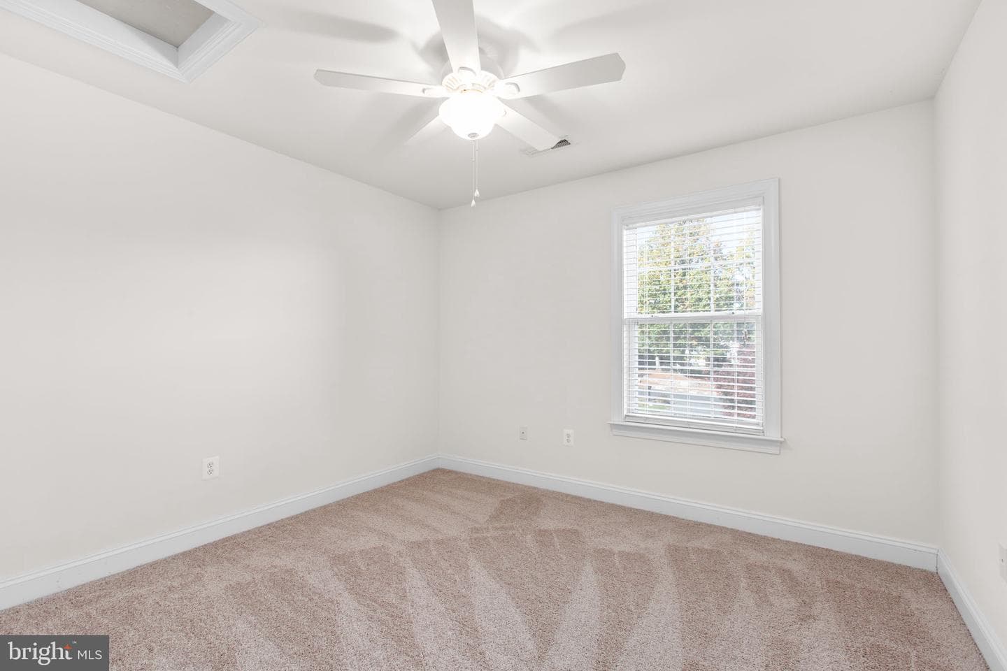 425 Gentle Breeze Circle photo 27