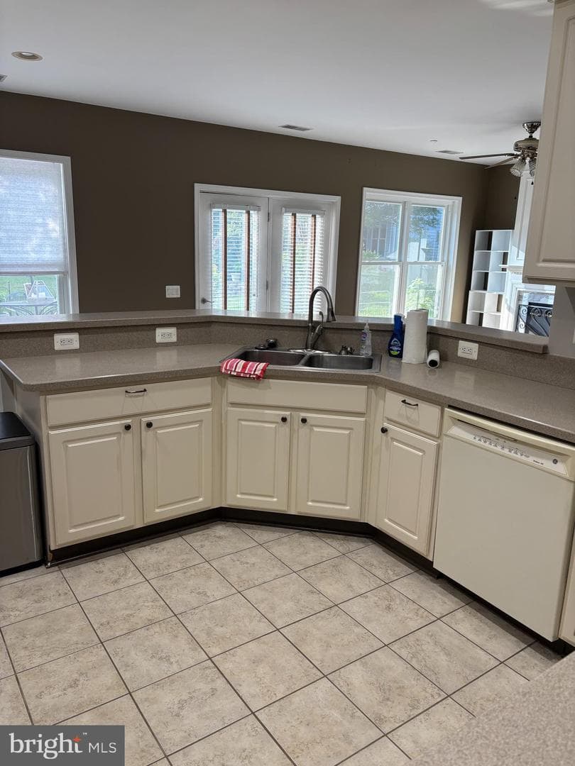 4 Carson Drive photo 9