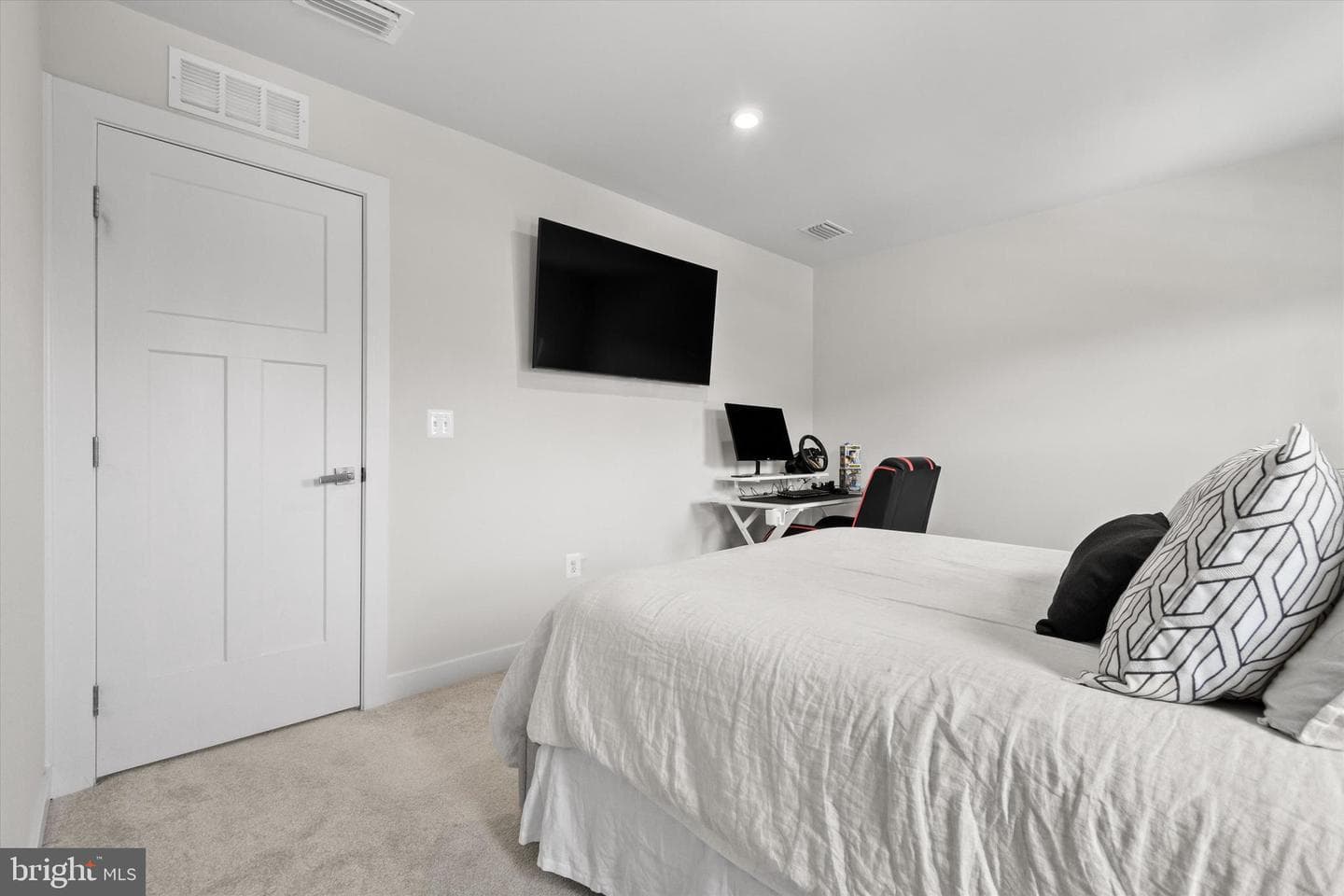 324 McKittrick Drive photo 28