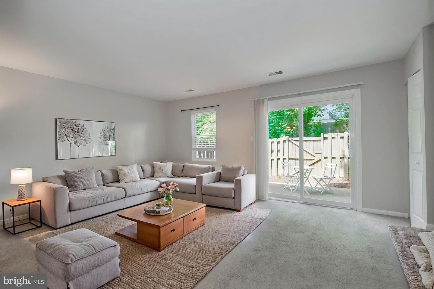 1229 Thomas Jefferson Place photo 12