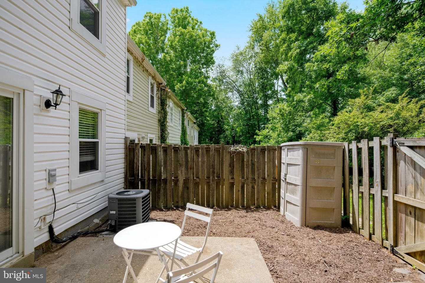 1229 Thomas Jefferson Place photo 36