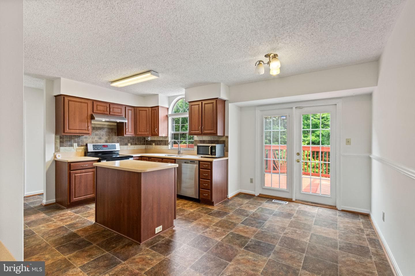 19 Puritan Pl photo 13