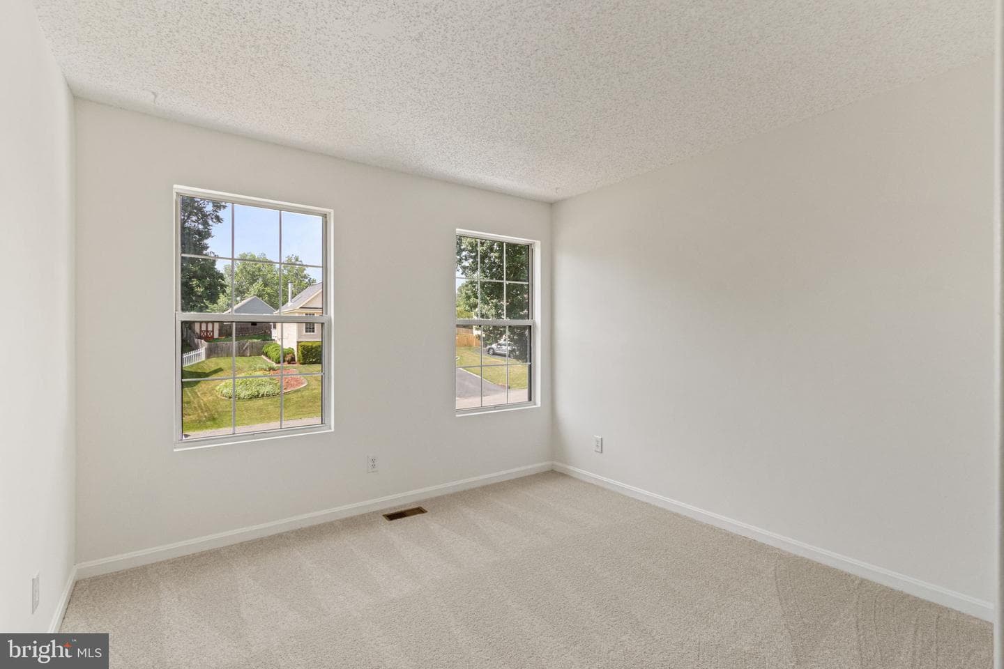 19 Puritan Pl photo 34