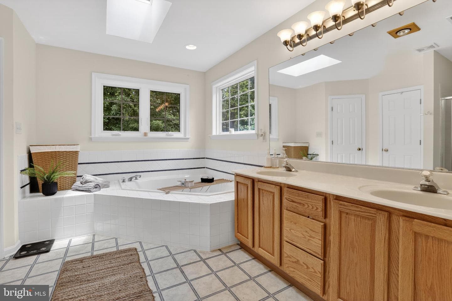 11 Holly Brooke Court photo 26