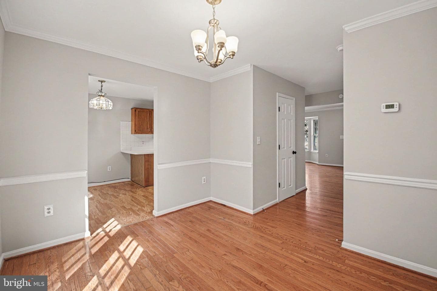 404 Kings Crest Drive photo 12