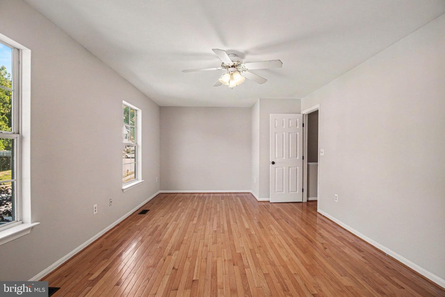 404 Kings Crest Drive photo 22