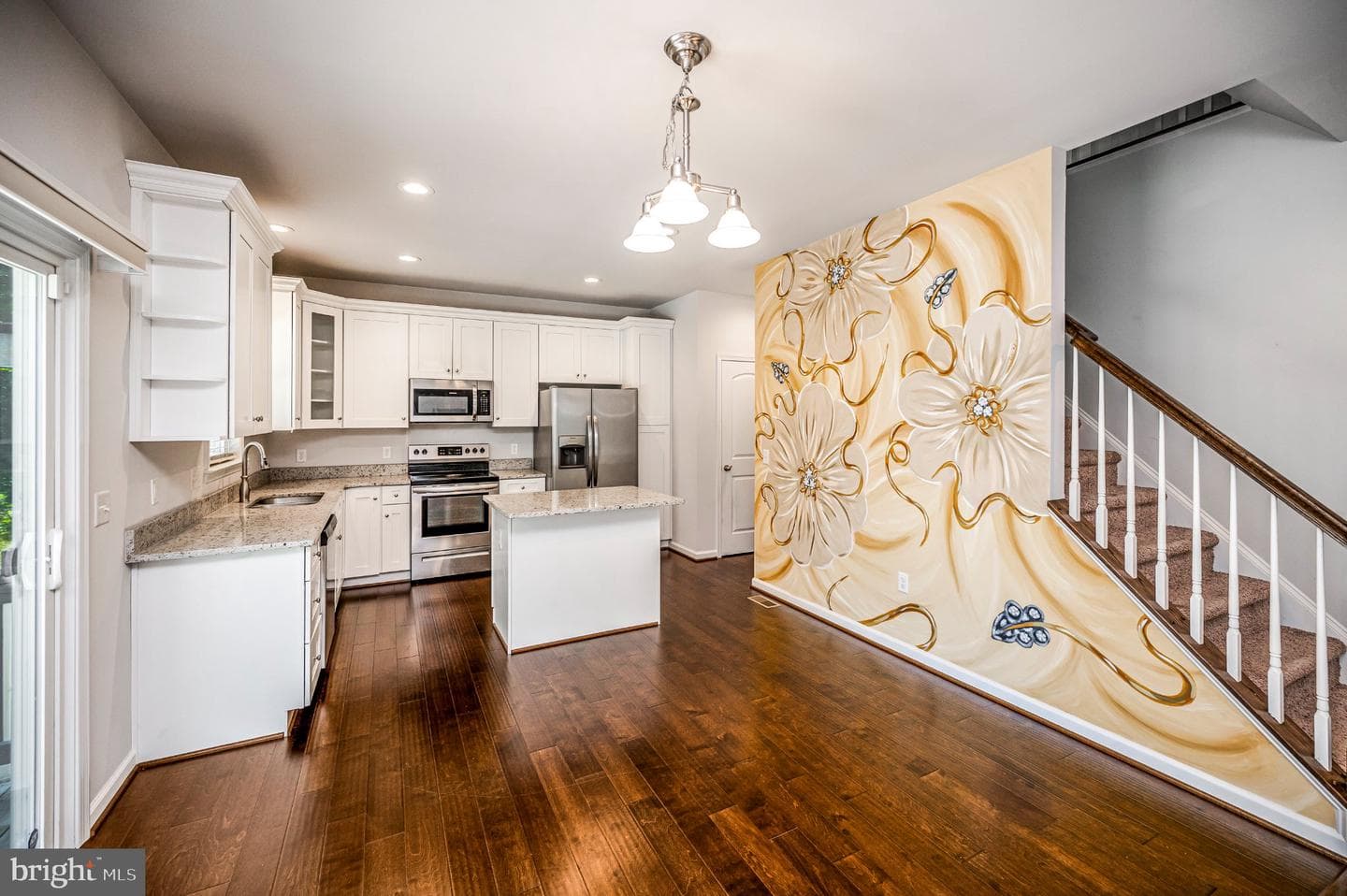 121 Forbes St photo 6