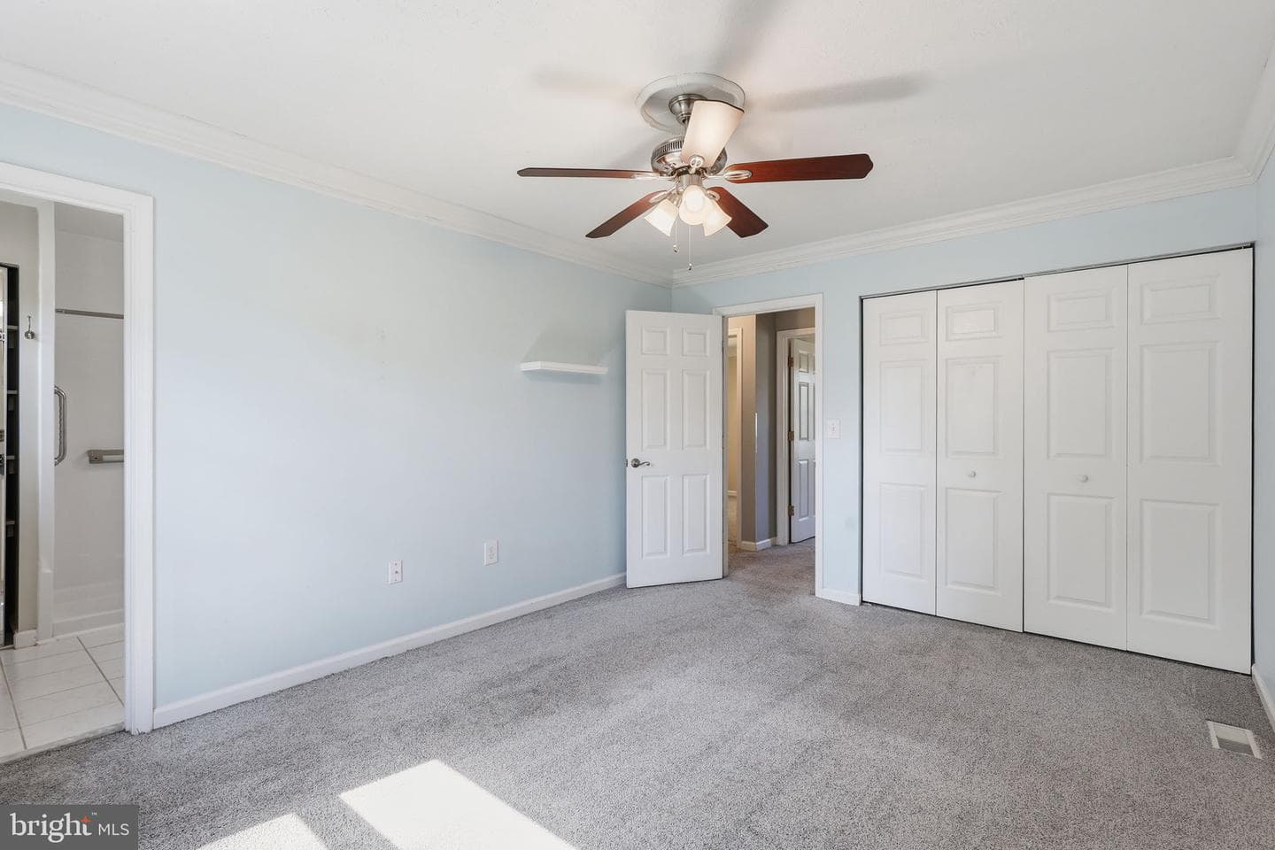 33 Bryant Boulevard photo 11