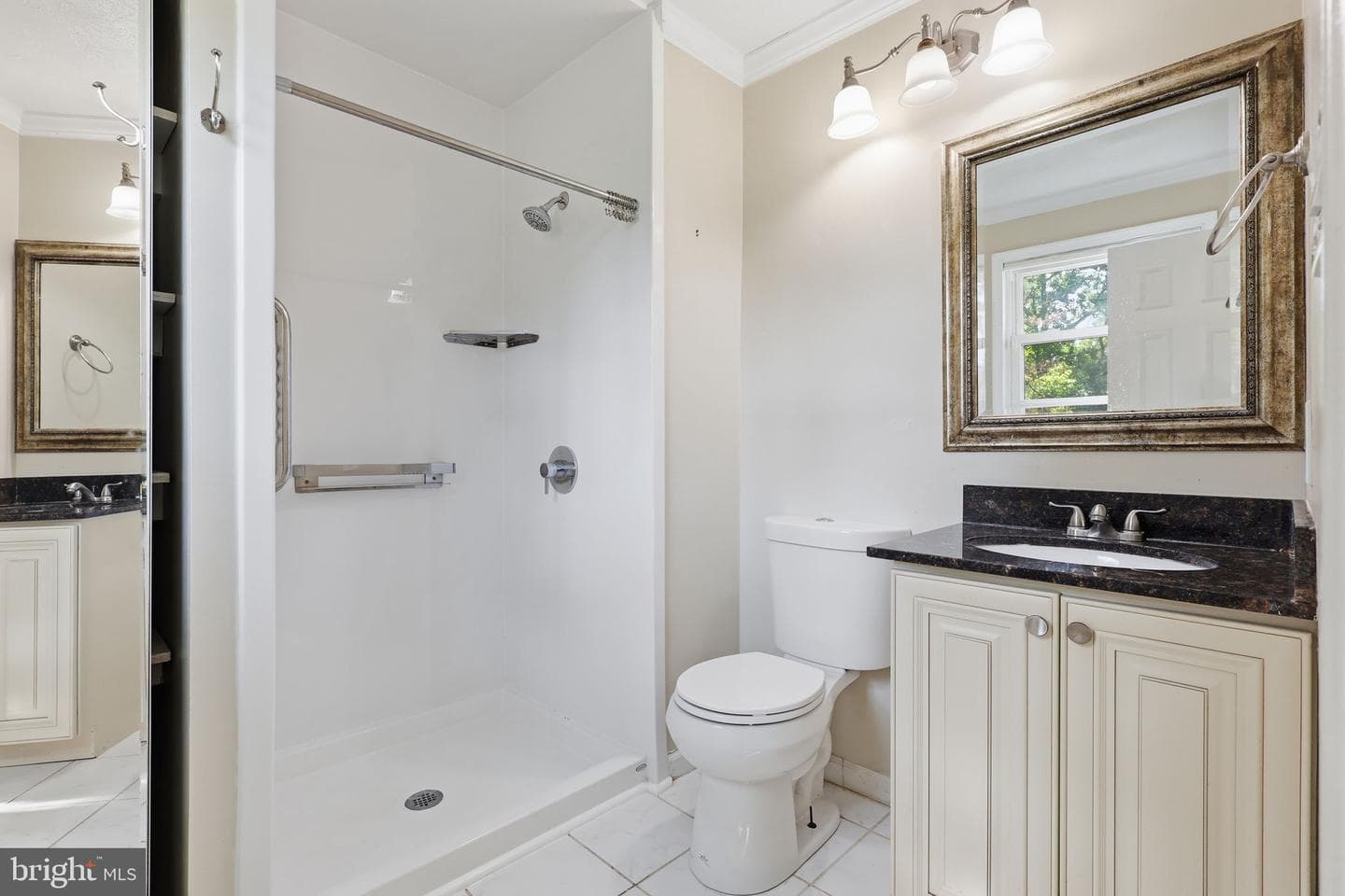 33 Bryant Boulevard photo 12