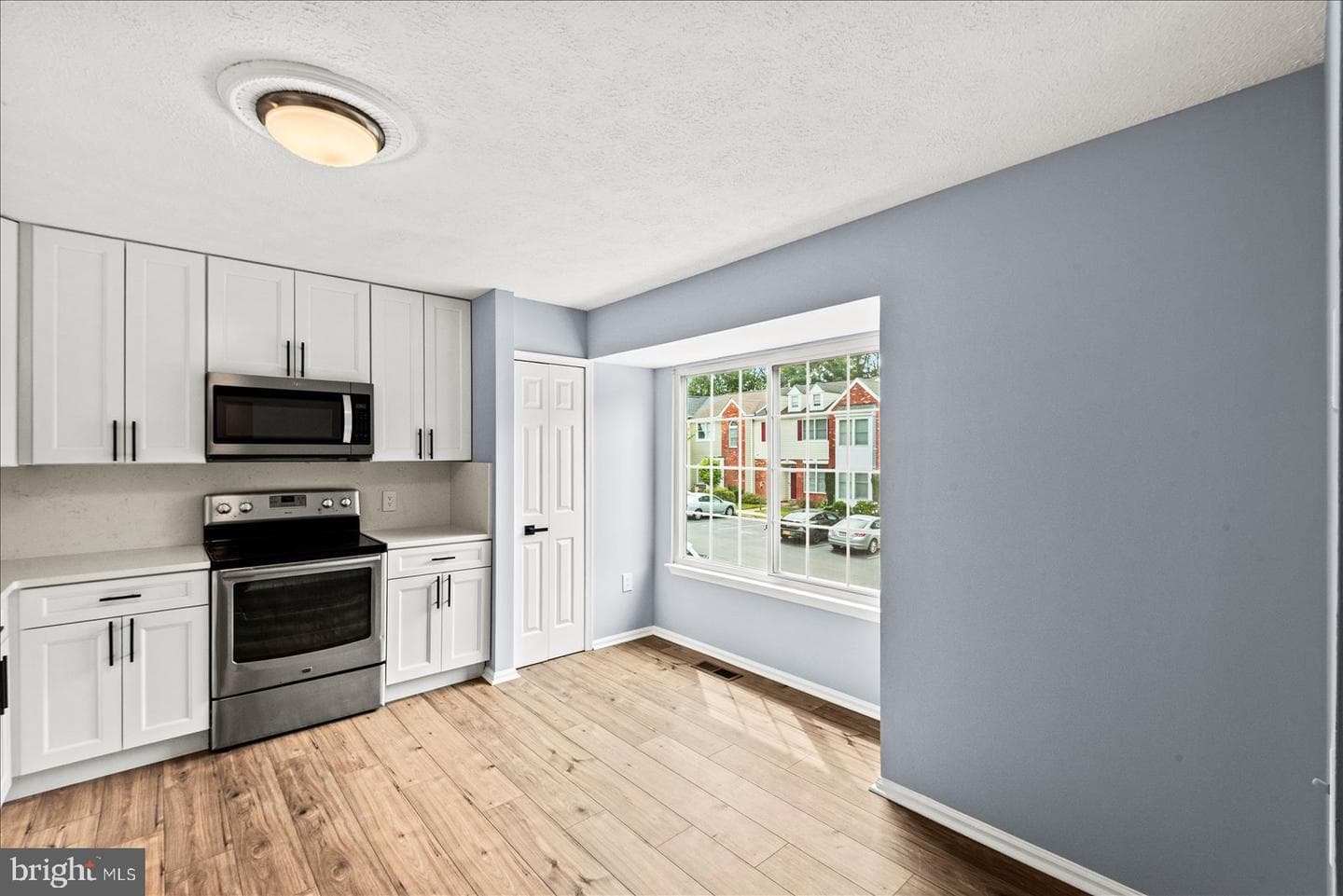 107 W Park Dr photo 10