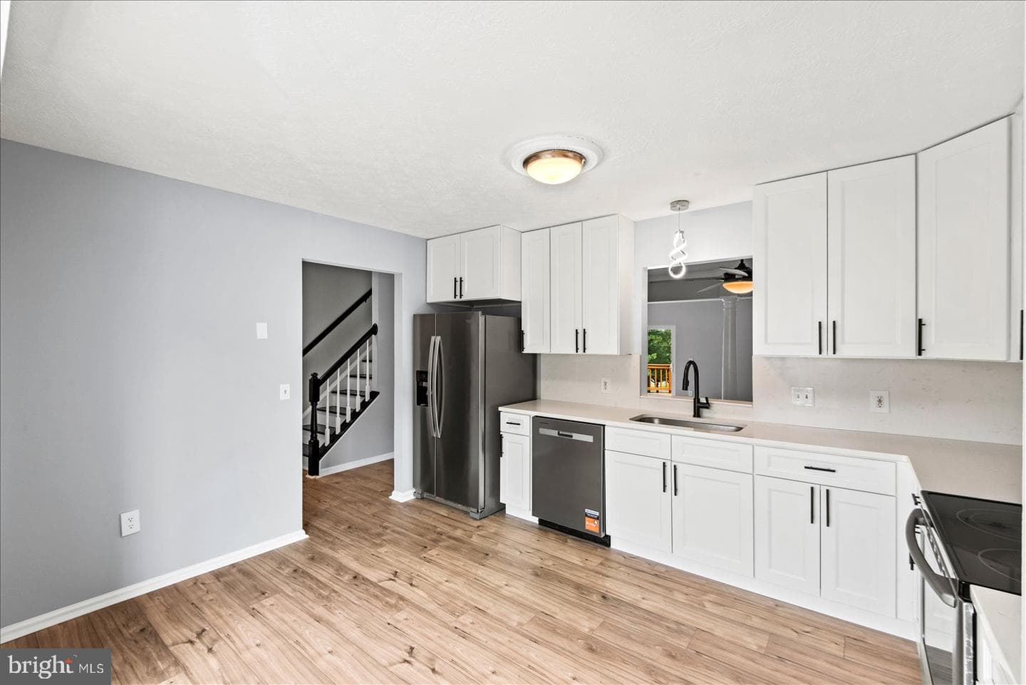 107 W Park Dr photo 11