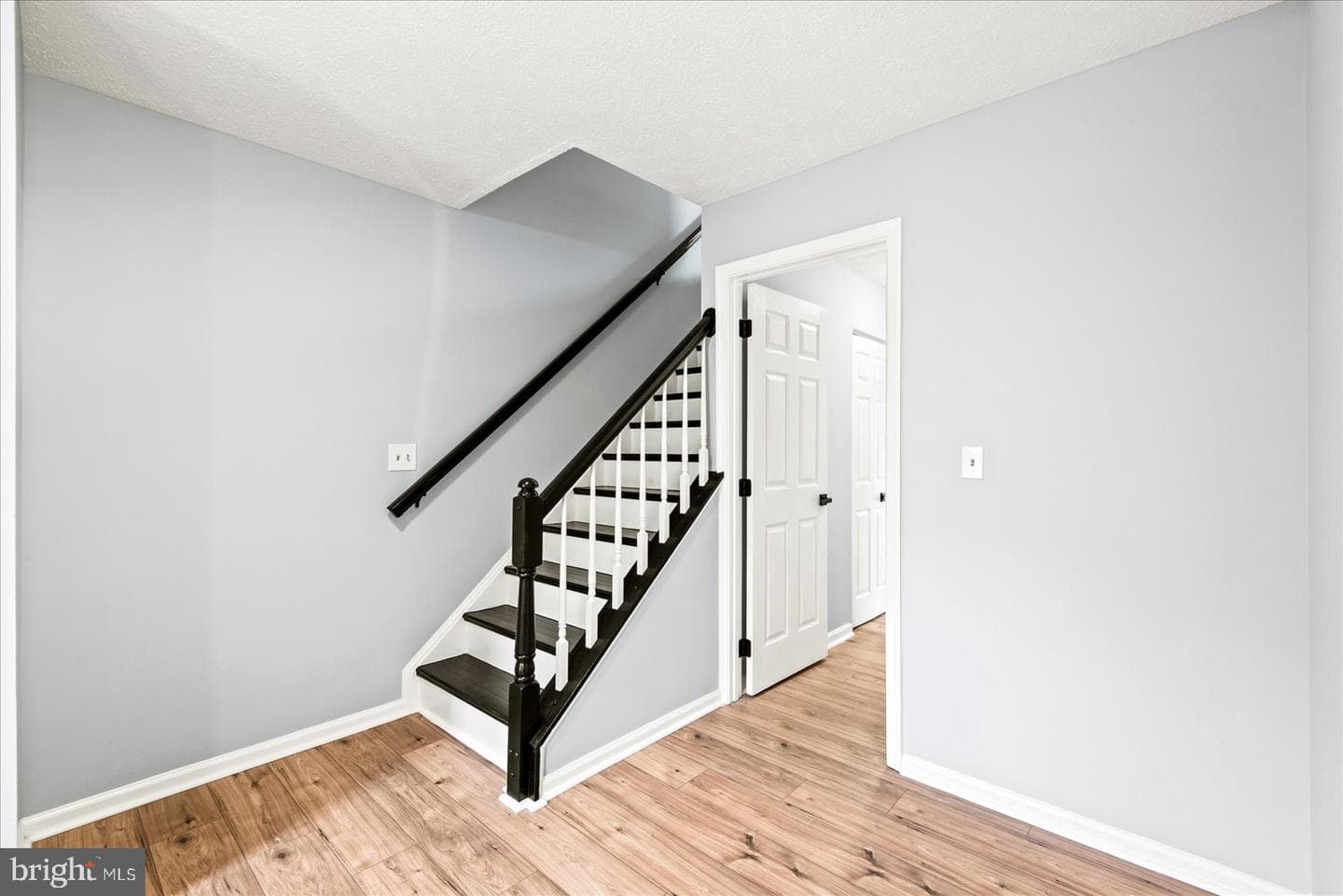 107 W Park Dr photo 24