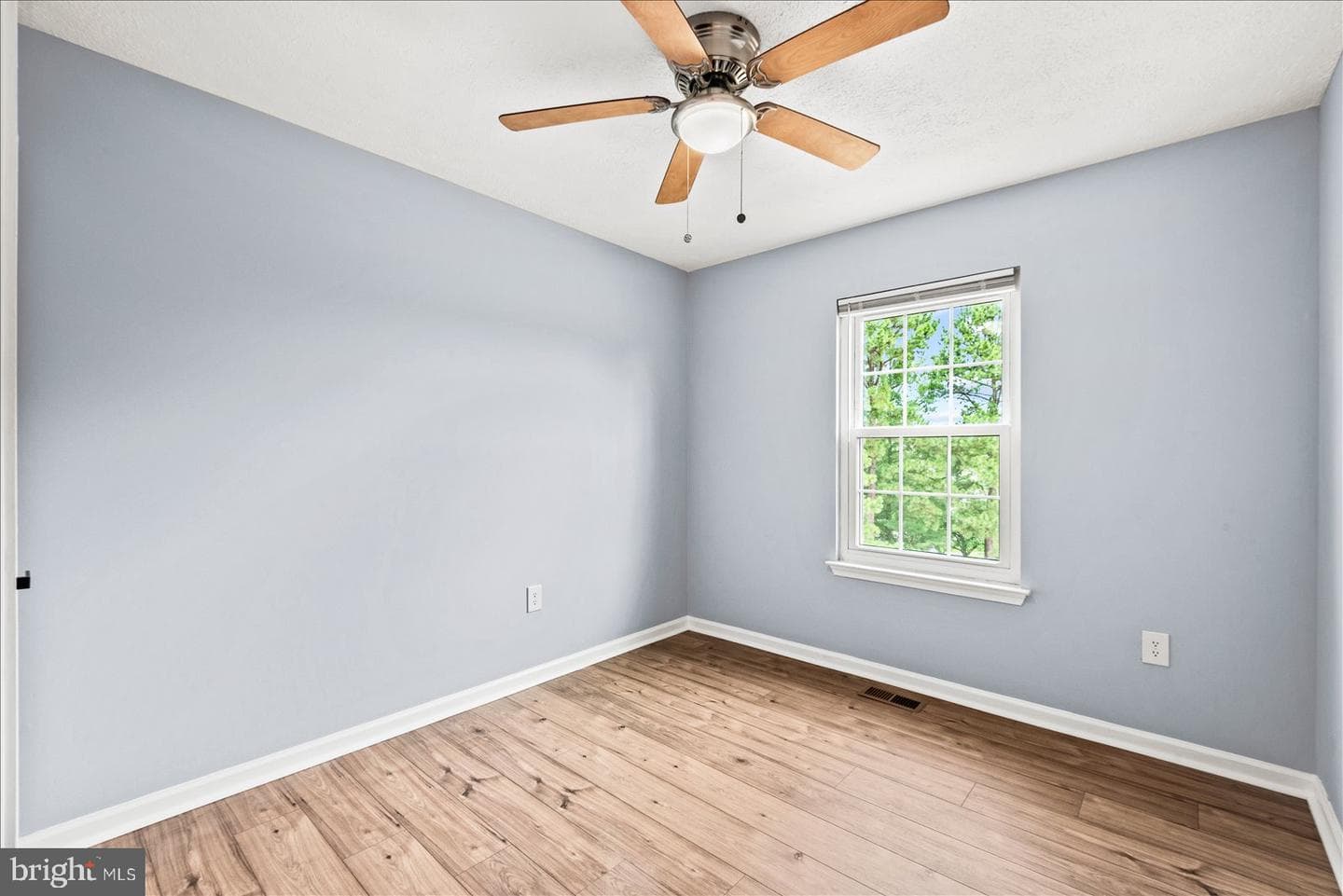 107 W Park Dr photo 35