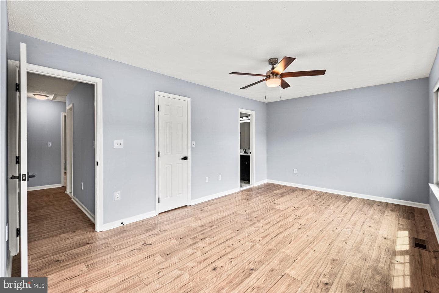 107 W Park Dr photo 38