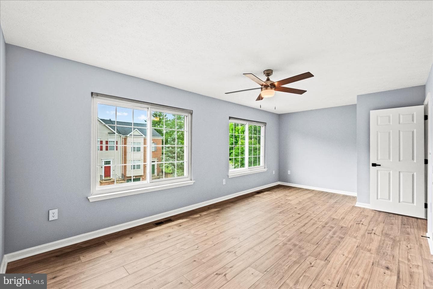 107 W Park Dr photo 40