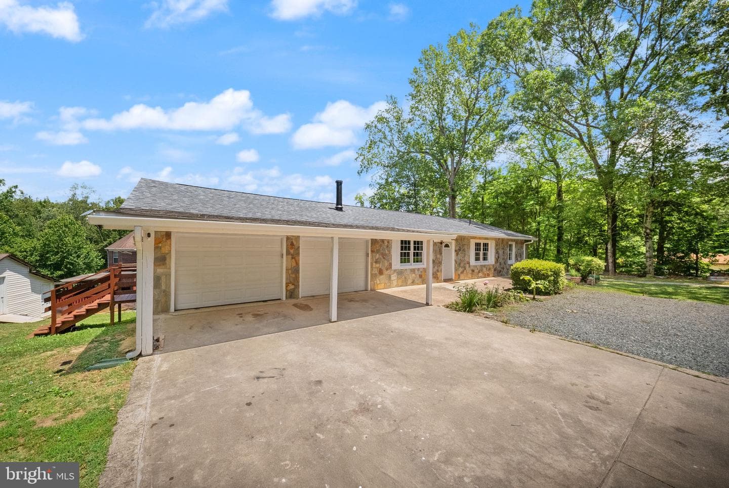 23 Walker Way photo 7