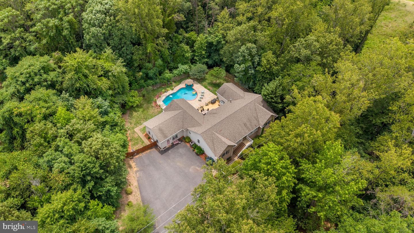 270 Telegraph Road photo 32