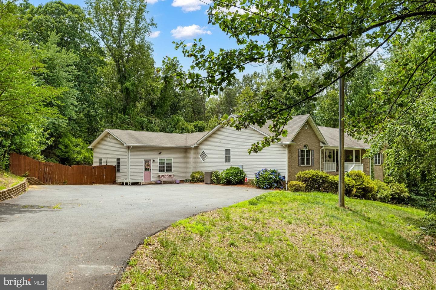 270 Telegraph Road photo 40
