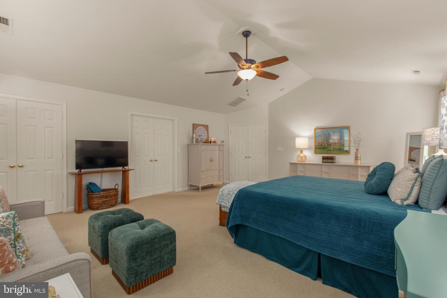24 Tavern Road photo 37