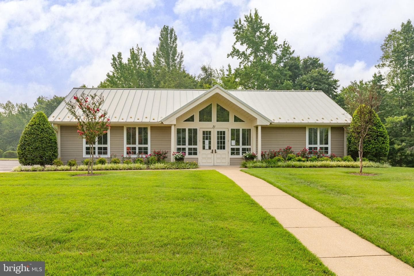 24 Tavern Road photo 91