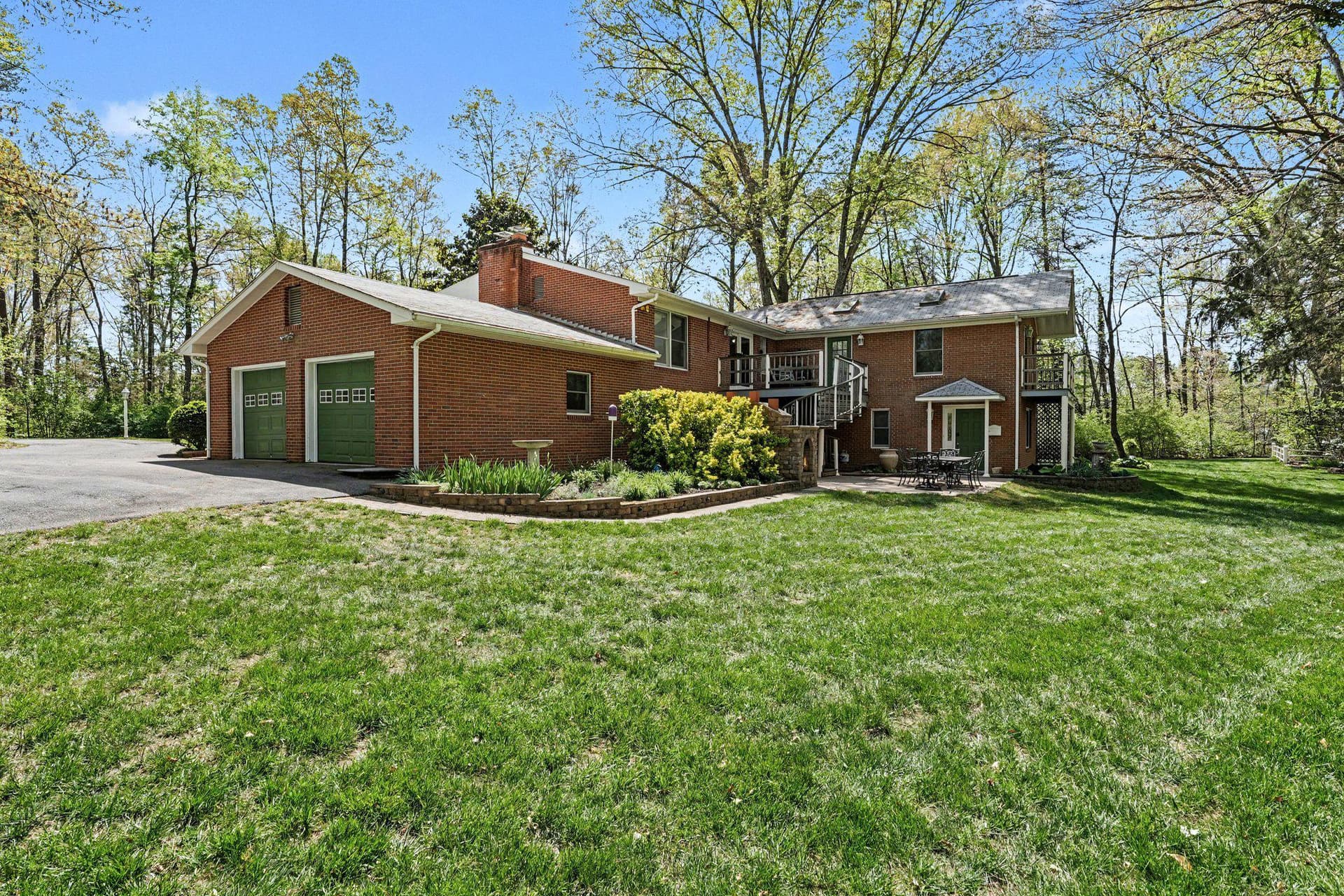 86 Mockingbird Lane photo 44