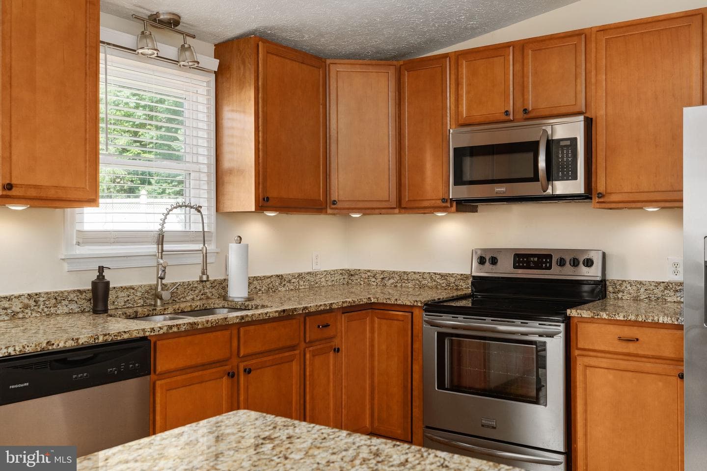 400 Collingwood Drive photo 16