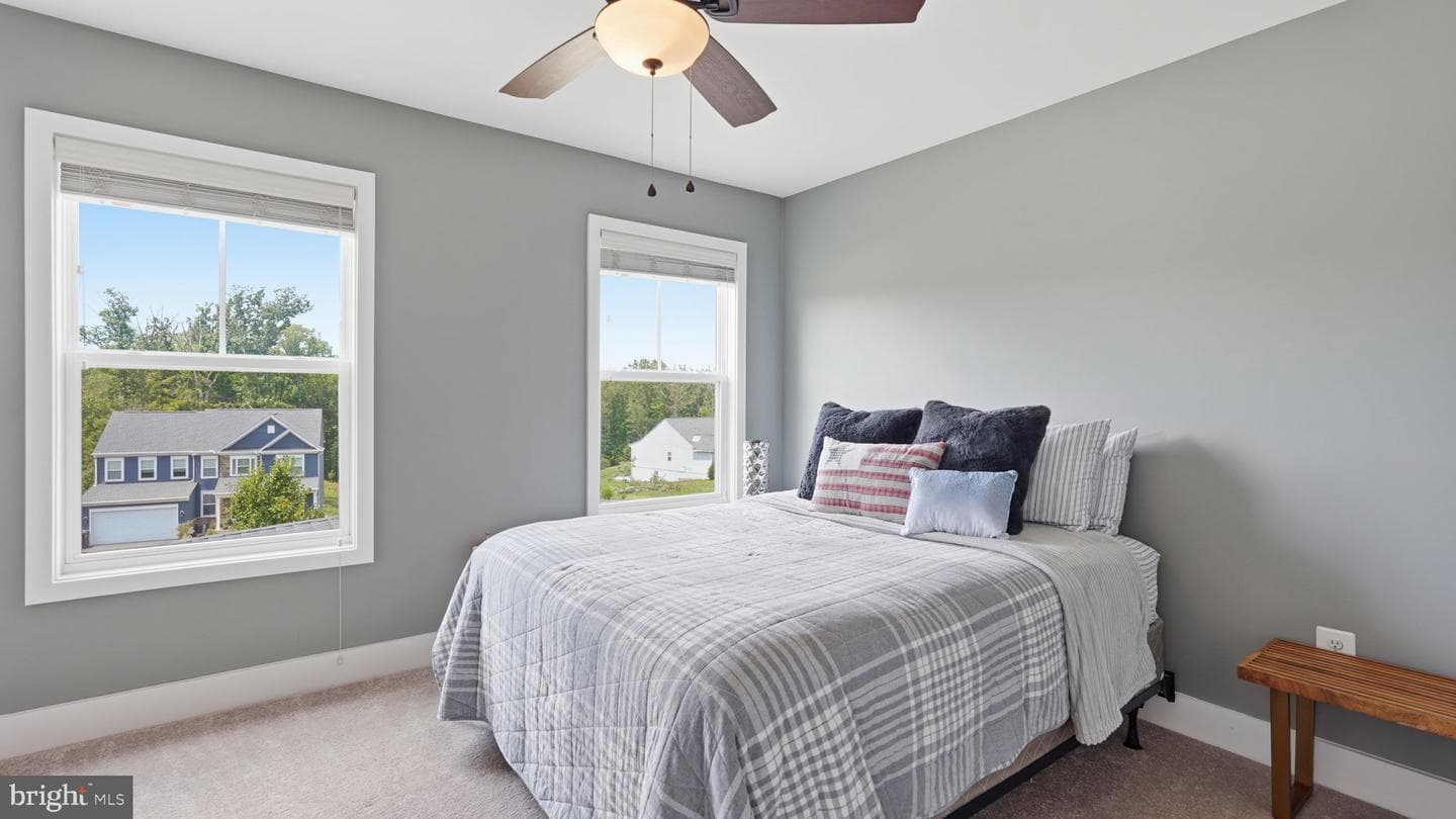 124 Brooke Point Court photo 32