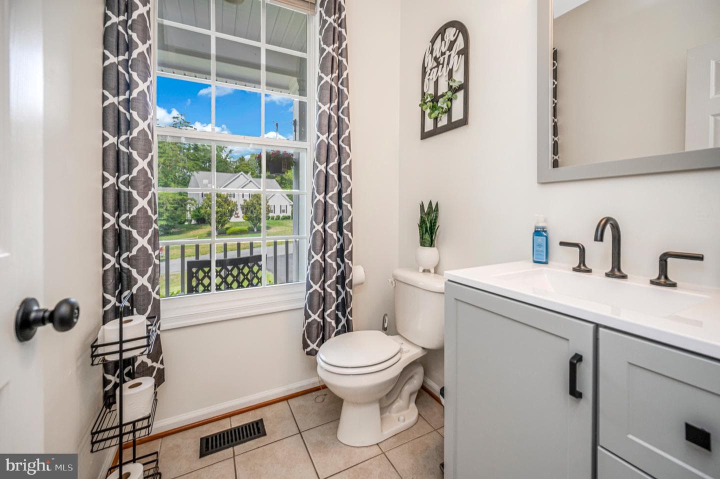 239 Toluca Road photo 33