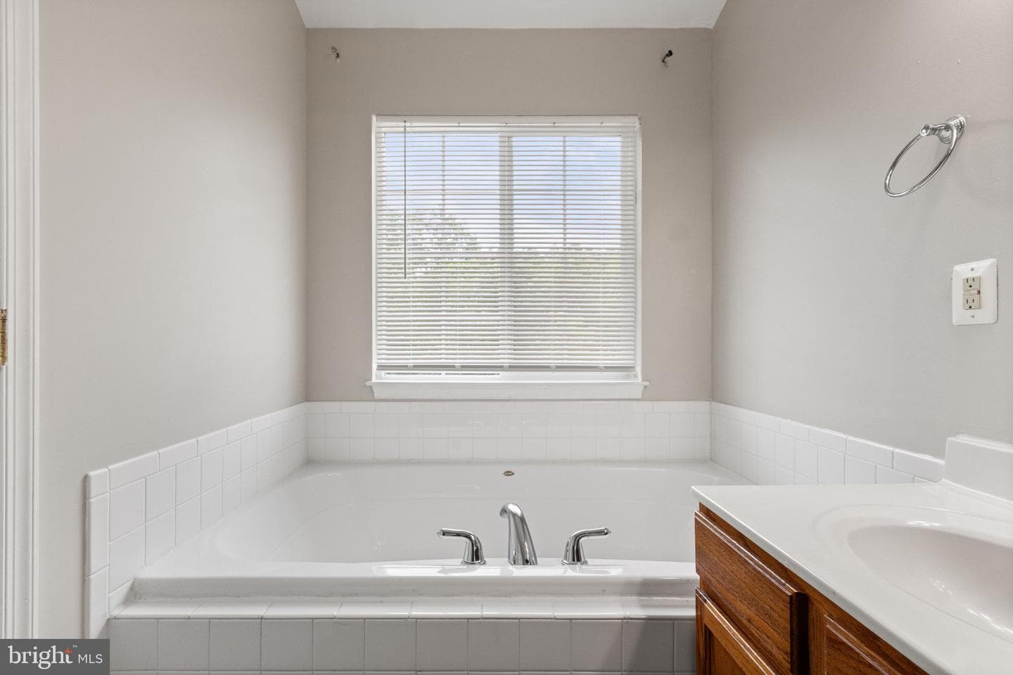 109 Chesterbrook photo 32