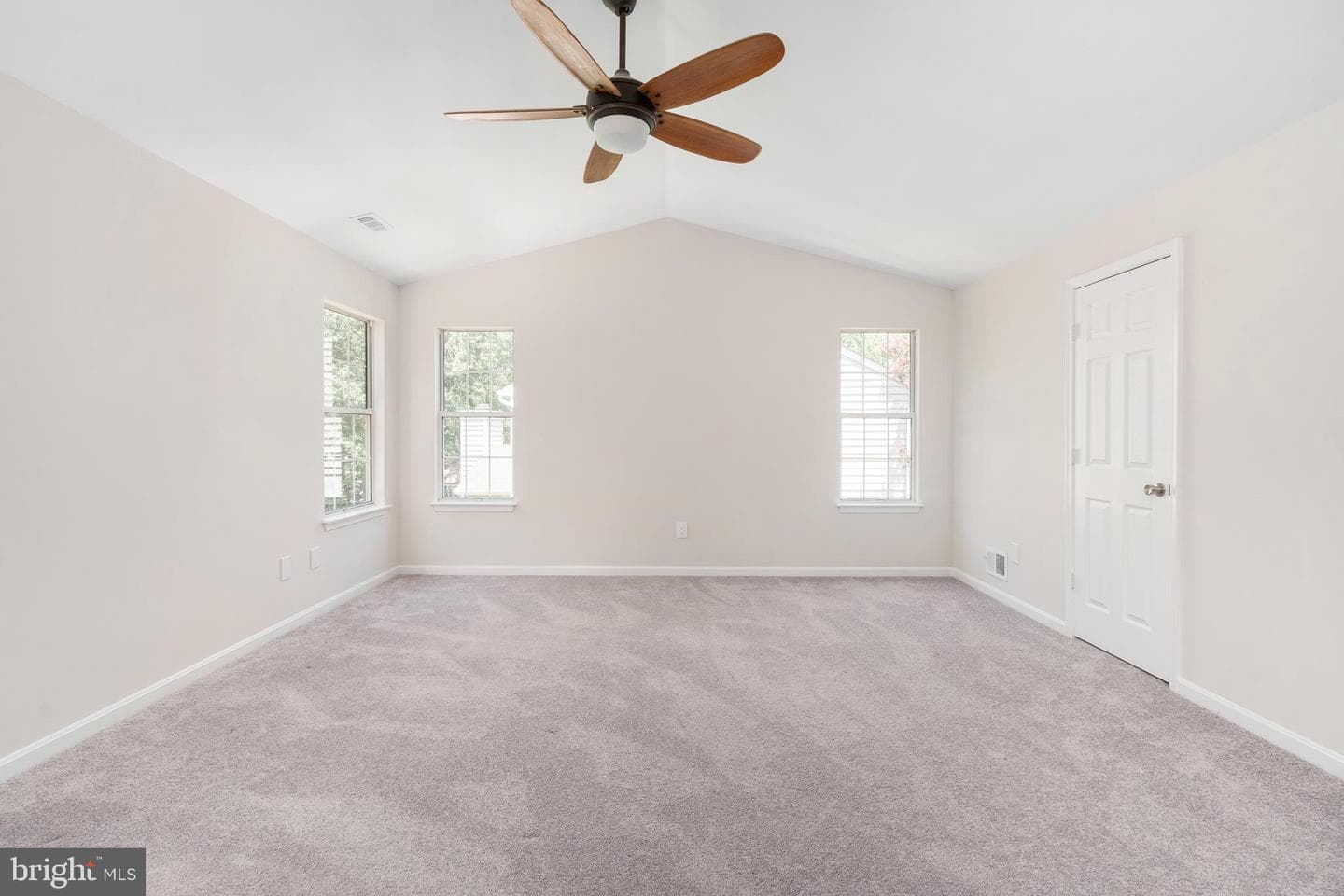 5 Timberwood Court photo 42