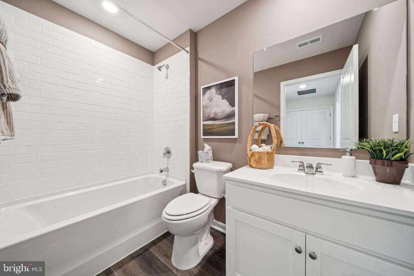 225 Camden Drive photo 30