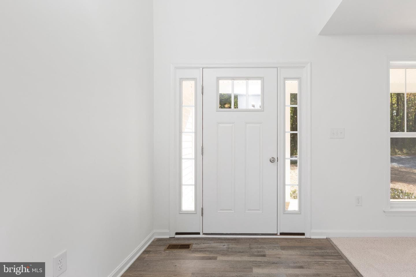 71 Laurel Lane photo 2
