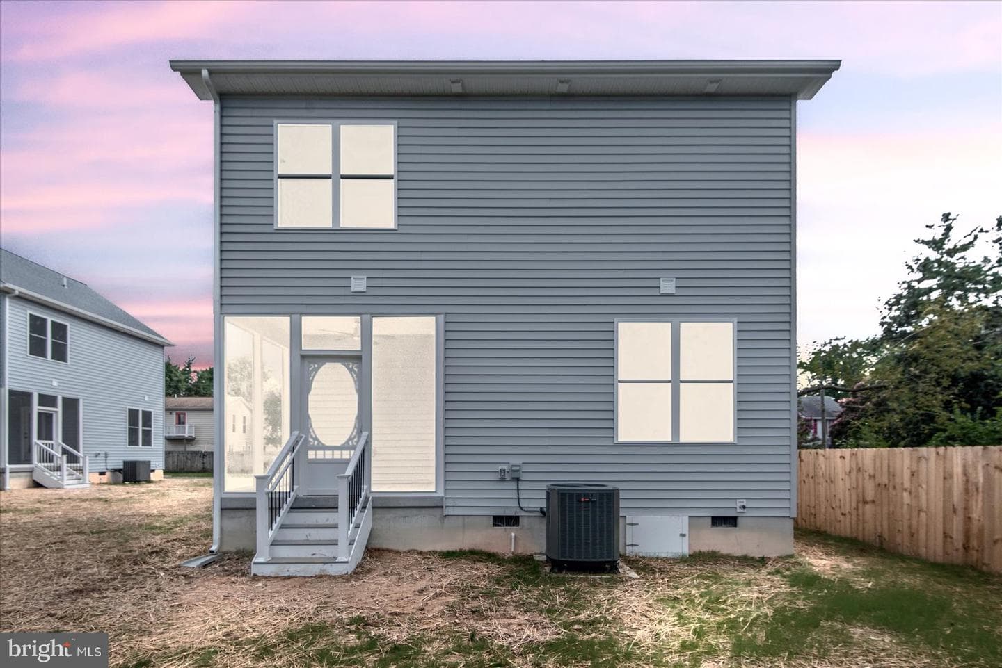 207 Lincoln photo 38