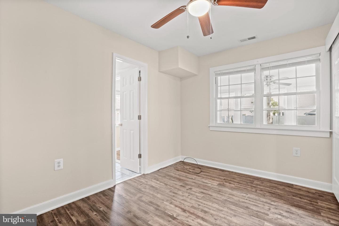 1212 Lossing Avenue photo 18