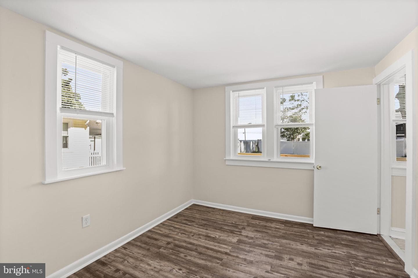 1212 Lossing Avenue photo 20