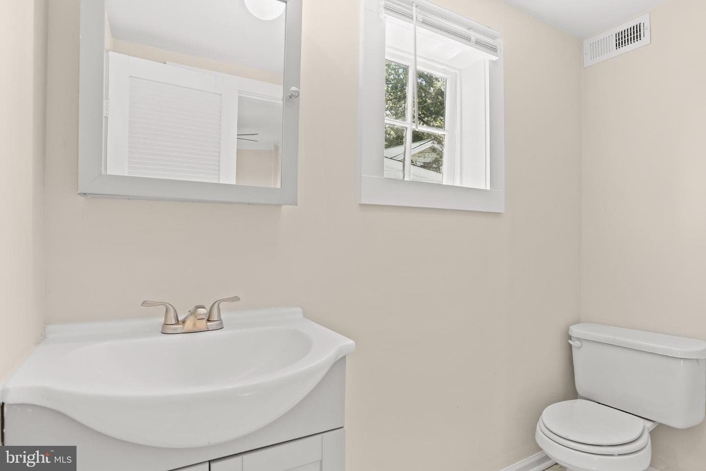 1212 Lossing Avenue photo 25